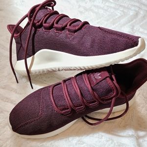 Adidas Shoes Women's Tubular Shadow Maroon Color.